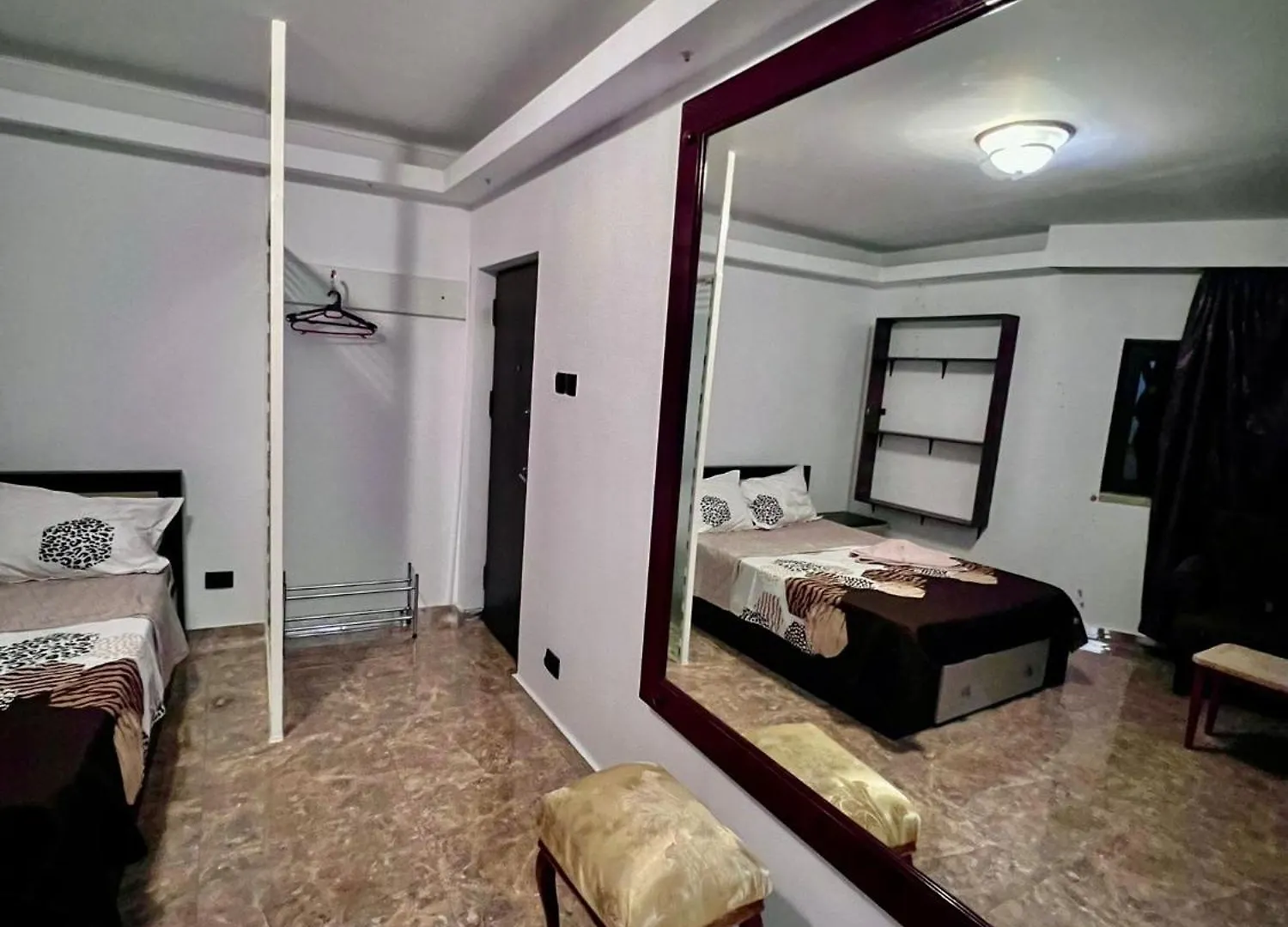 Mona'S Studio 4 Bucharest Apartment
